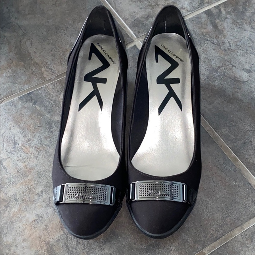 Black shoes
